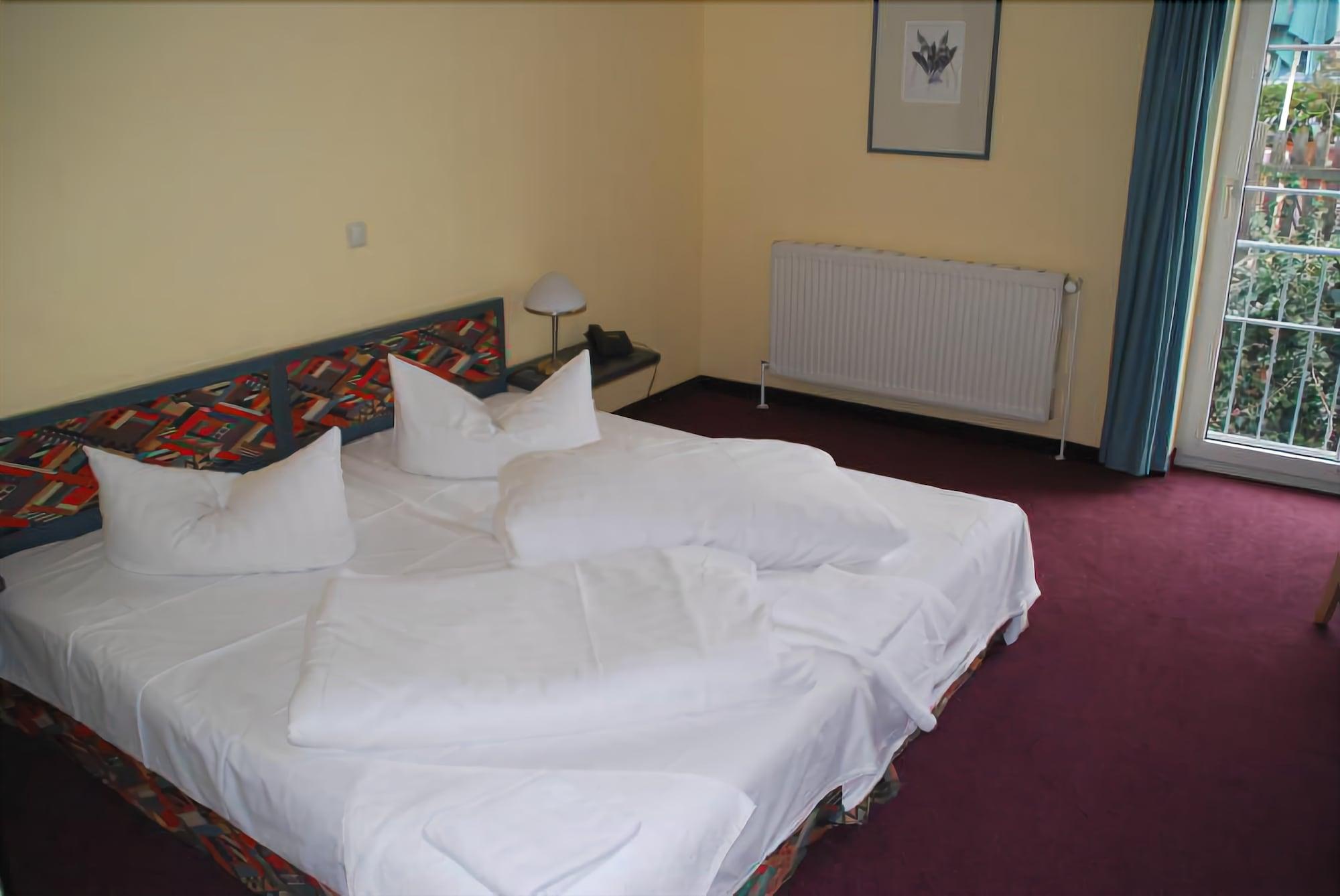 Hotel Lindenberger Hof Ahrensfelde Dış mekan fotoğraf